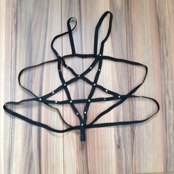 Pentagram studded harness - Picture 3 of 3